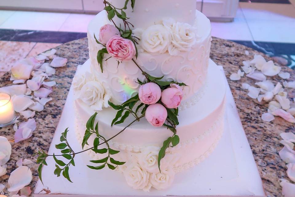 Wedding cake flowers