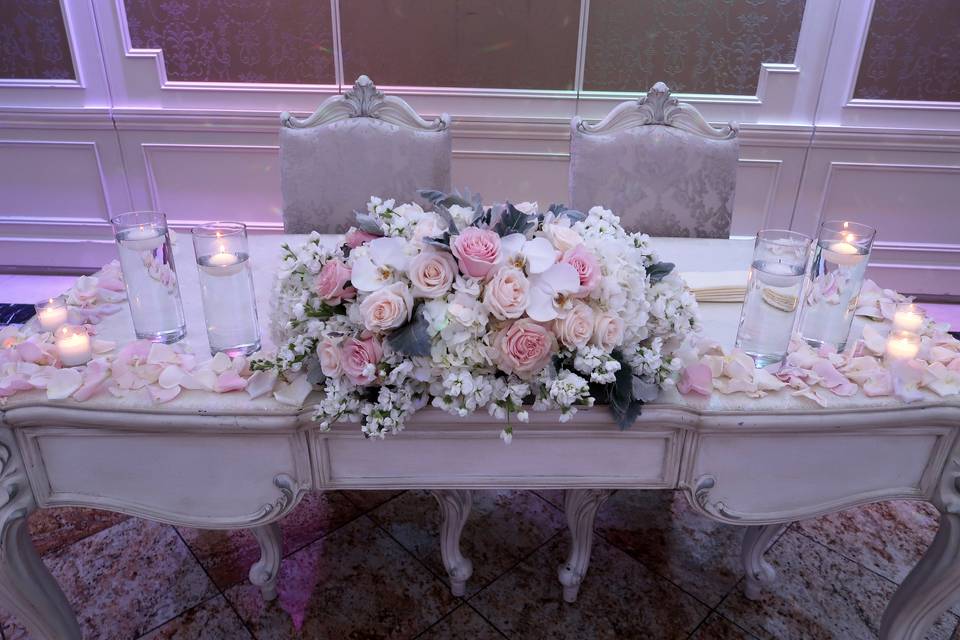 Sweetheart table centerpieces