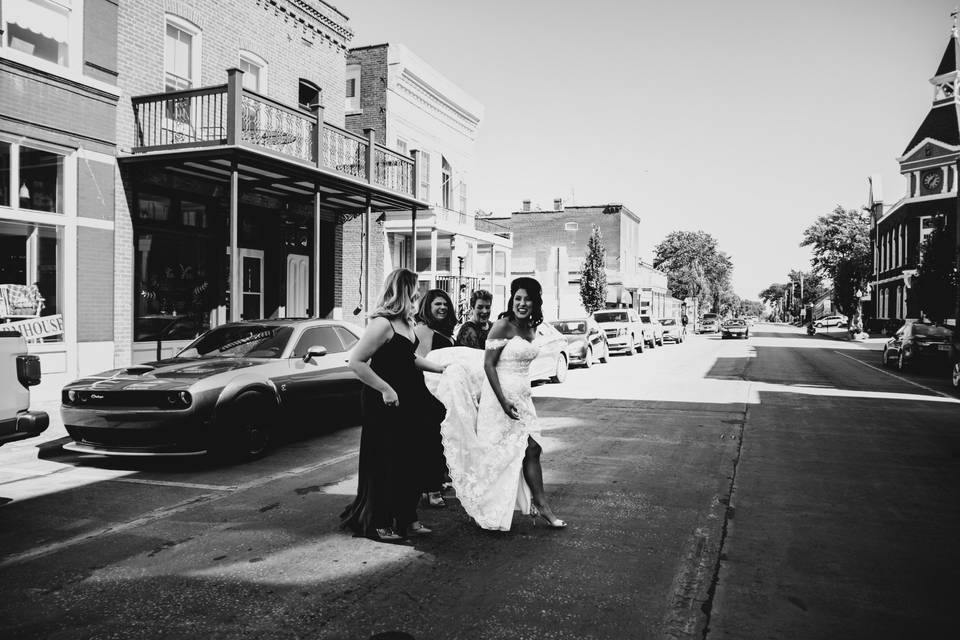 Crossing the street - Derek Coffman Photography