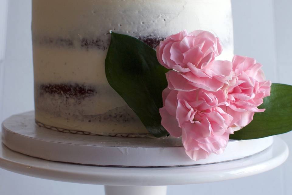 Simple floral semi-naked cake