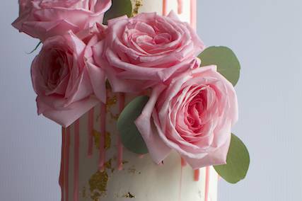 Garden Roses Cake with Gold