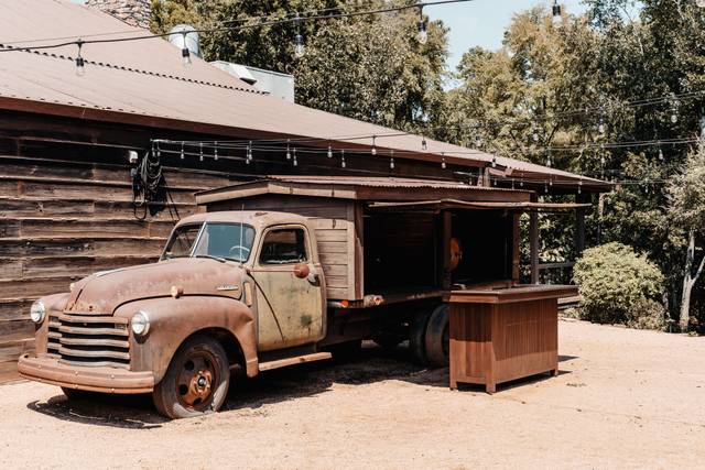 Vintage truck bar