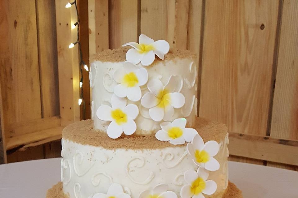 Cake with swirly design