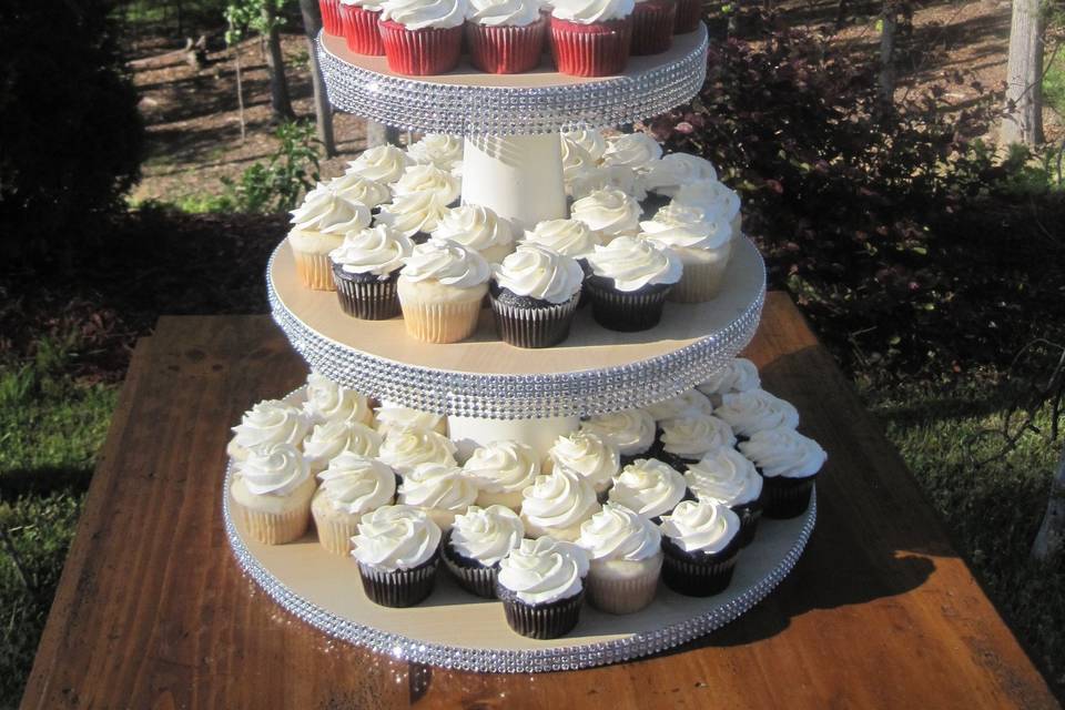 Wedding cake and cupacakes