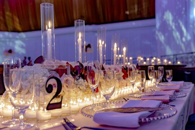 Head table arrangement