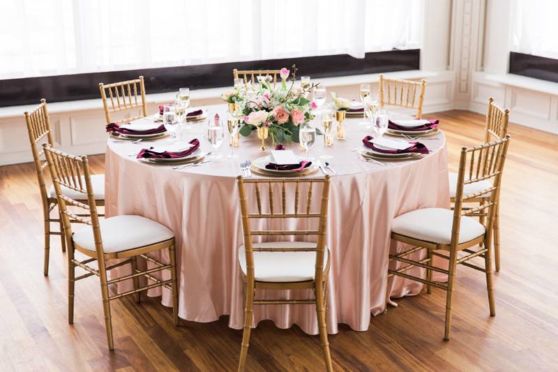 Table setting with centerpieces