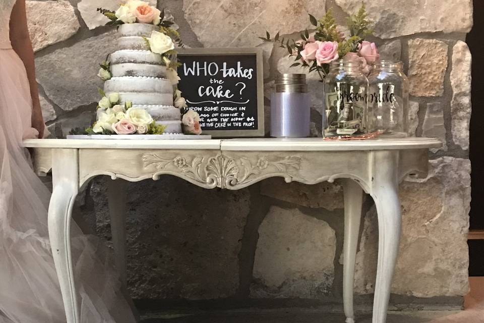 Wedding cake table