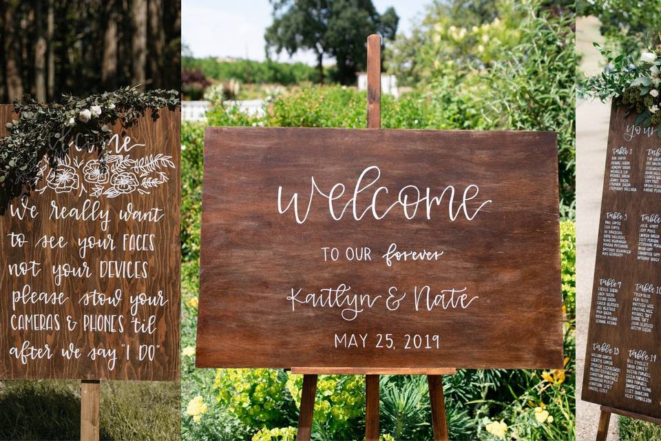 Wooden welcome signs