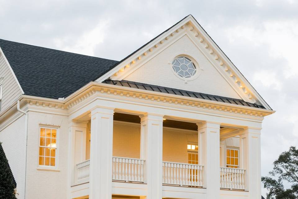 Donovan Manor