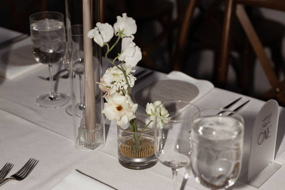 Pin frog bud vase