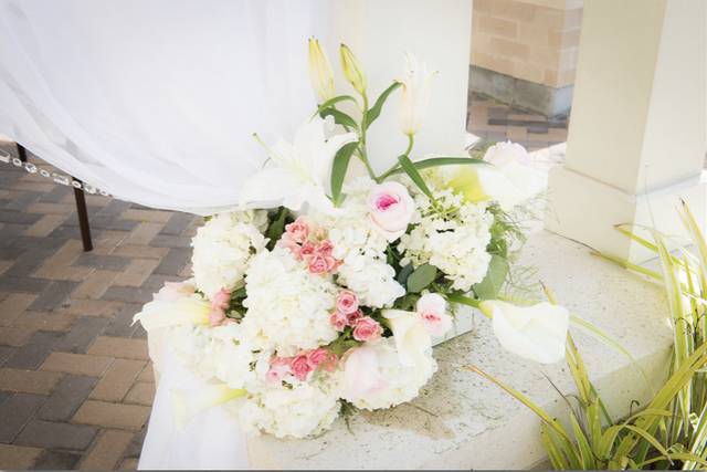 Ceremony flower arrangement