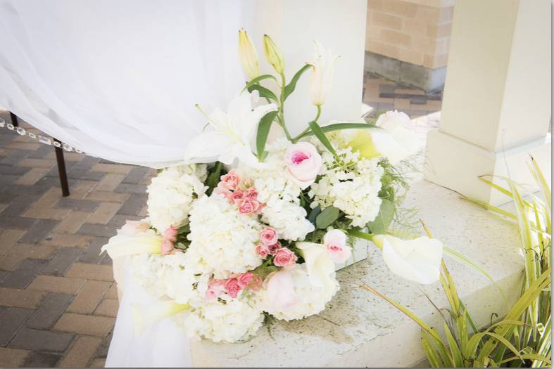 Ceremony flower arrangement