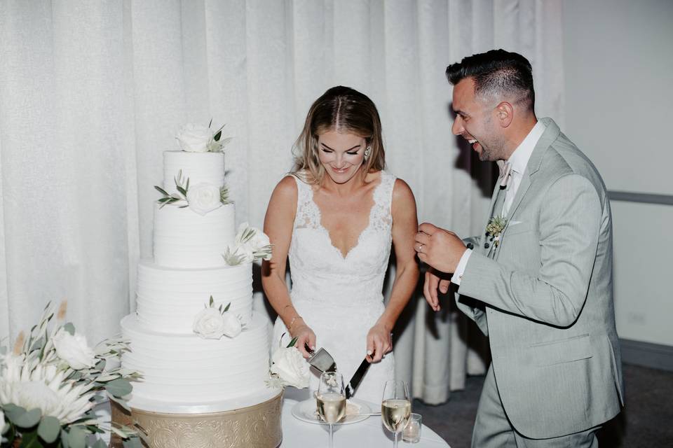 Cake cutting - RP Collective Photography