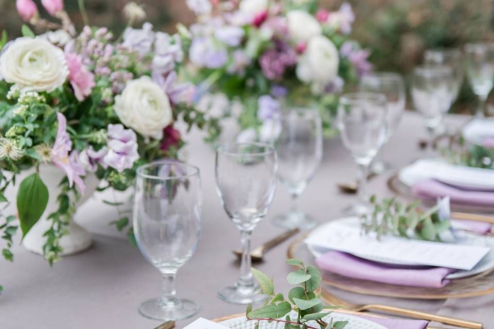 Elegant guest table setup