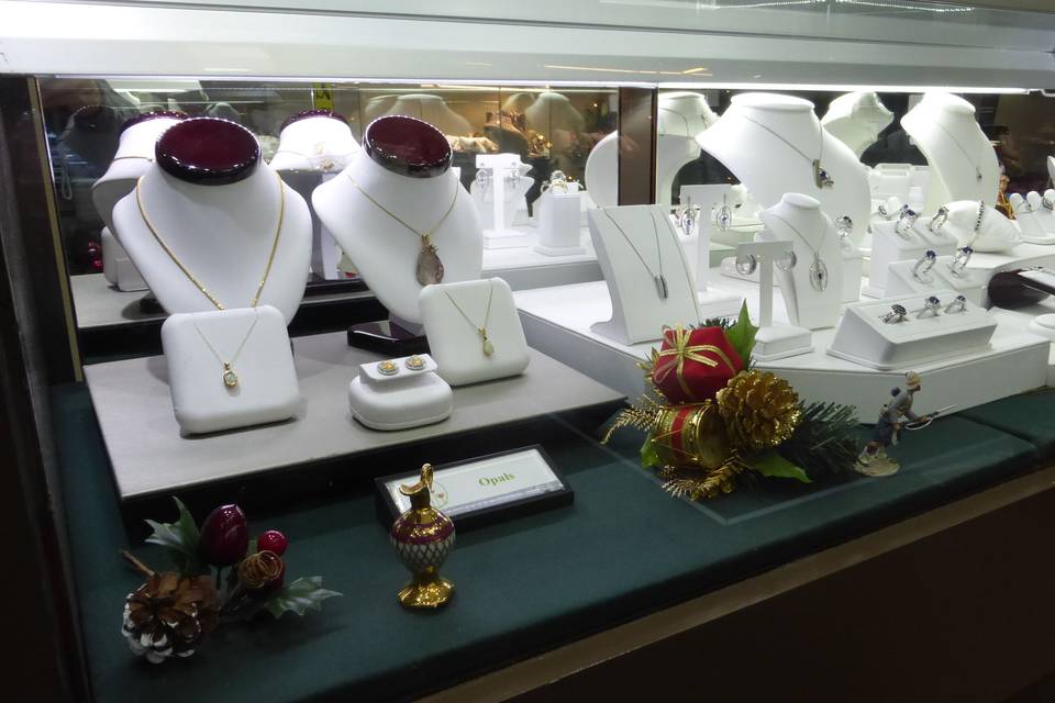 Lotus Jewelers