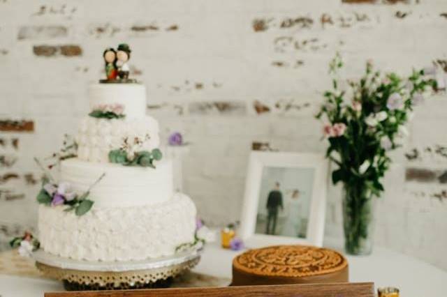 Cake table