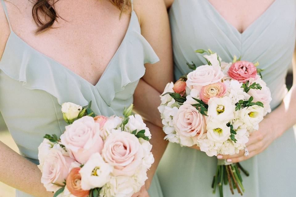 Pastel Bridesmaids Bouquets