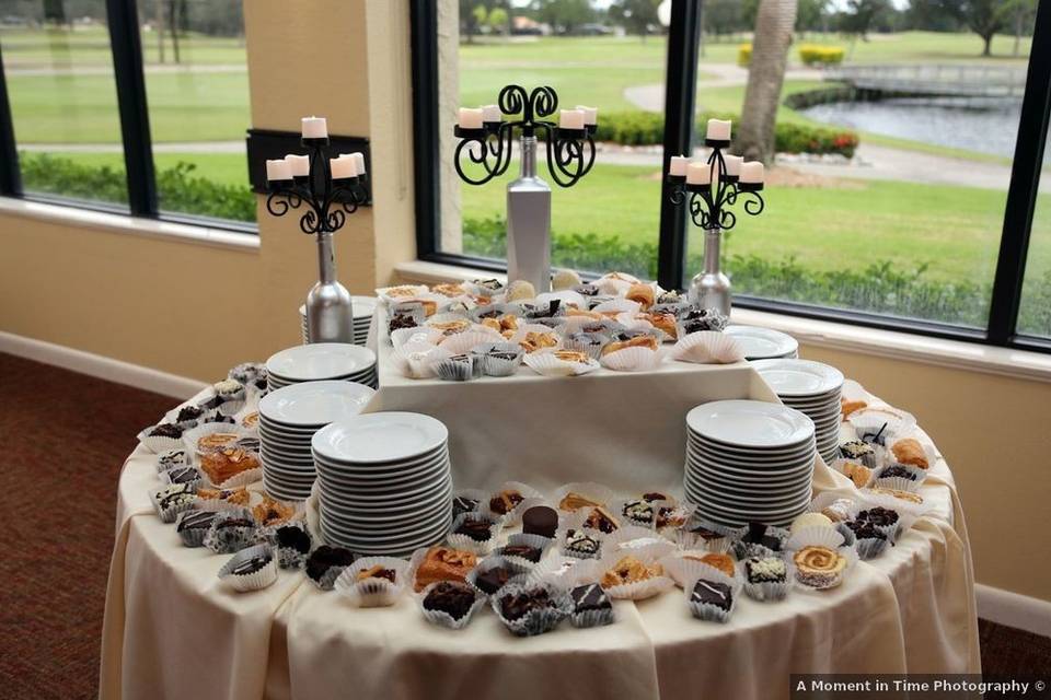 Cake table