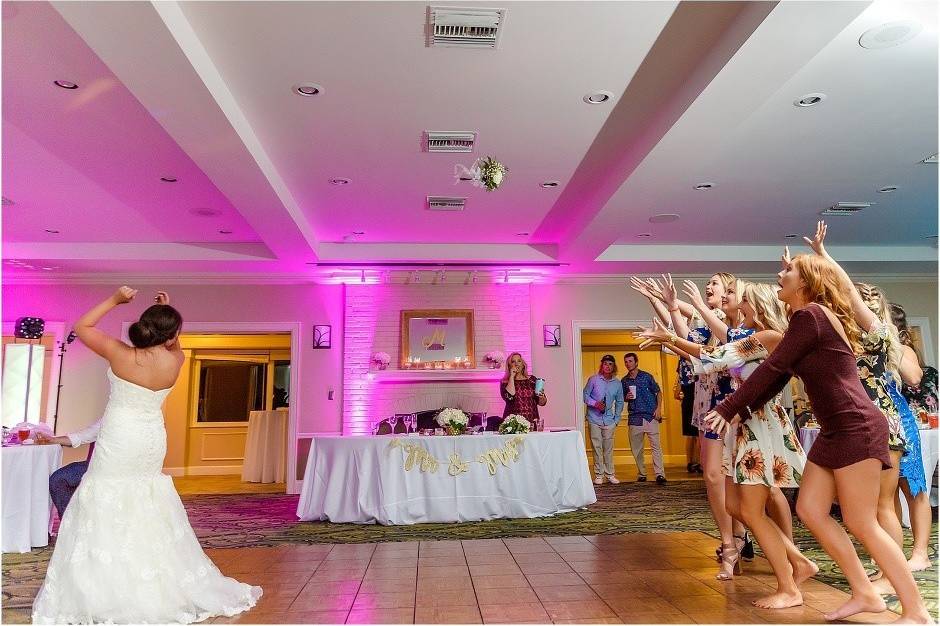 Bouquet Toss in Palm Room