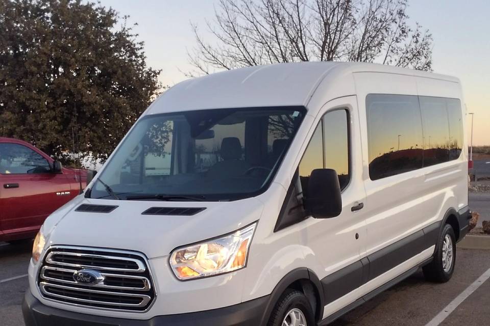 Ford Transit, Salida