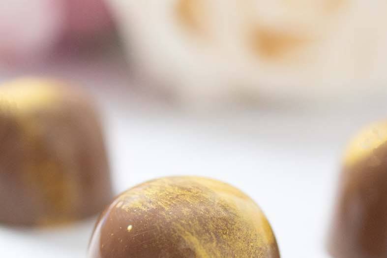 Milk chocolate bonbon