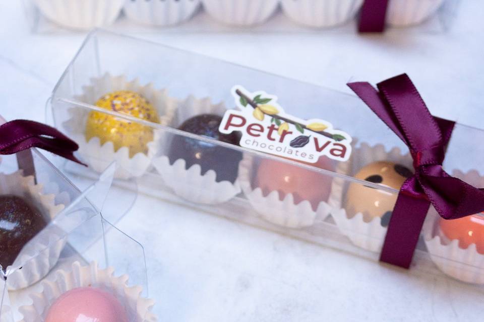 Favor box with bonbons