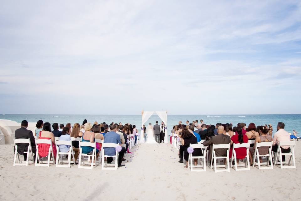 A spectacular location for your south florida destination wedding. Whether a small gathering or an ample affair, we can help you create the beach ceremony you have always dreamed of.