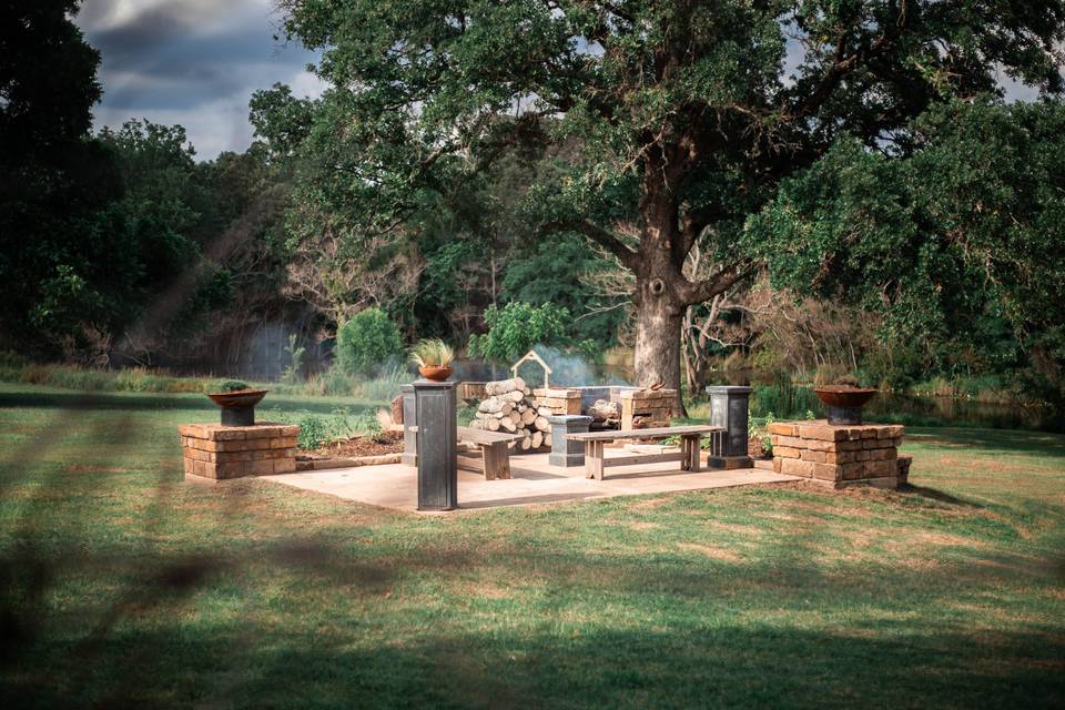 Outdoor fire pit with seating