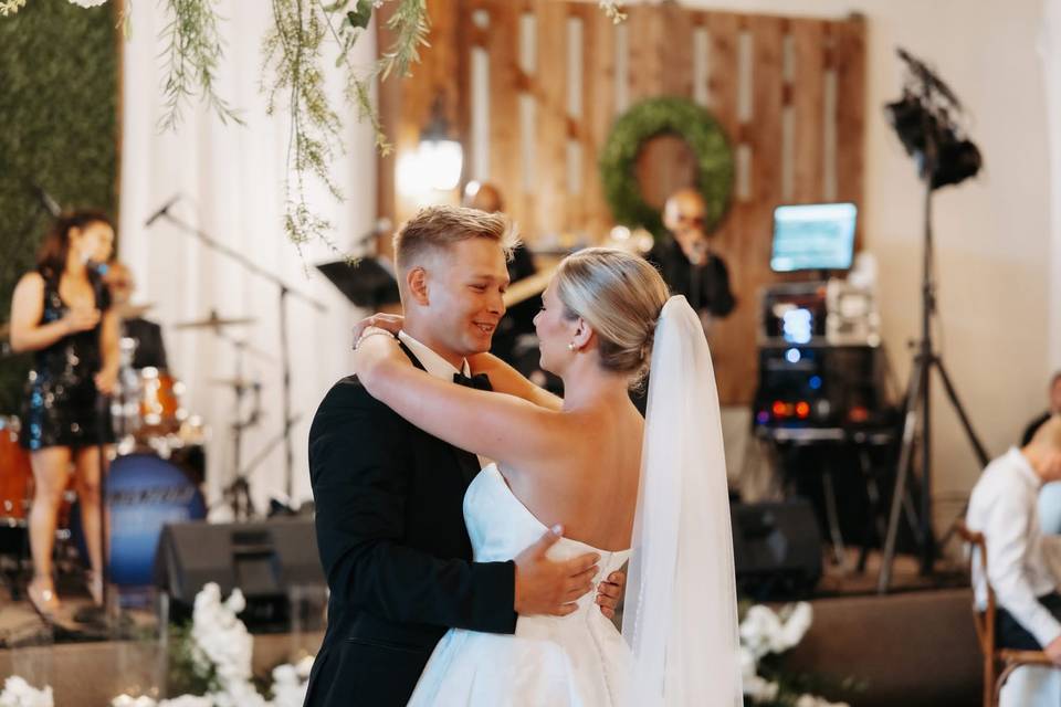 Bridal suit