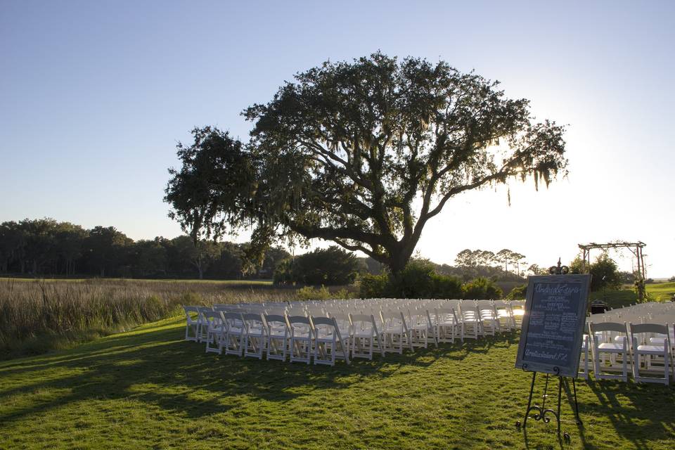 Ceremony at Oak Point Lawn