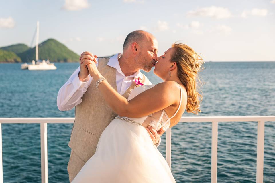 Waterside kiss at St. Lucia