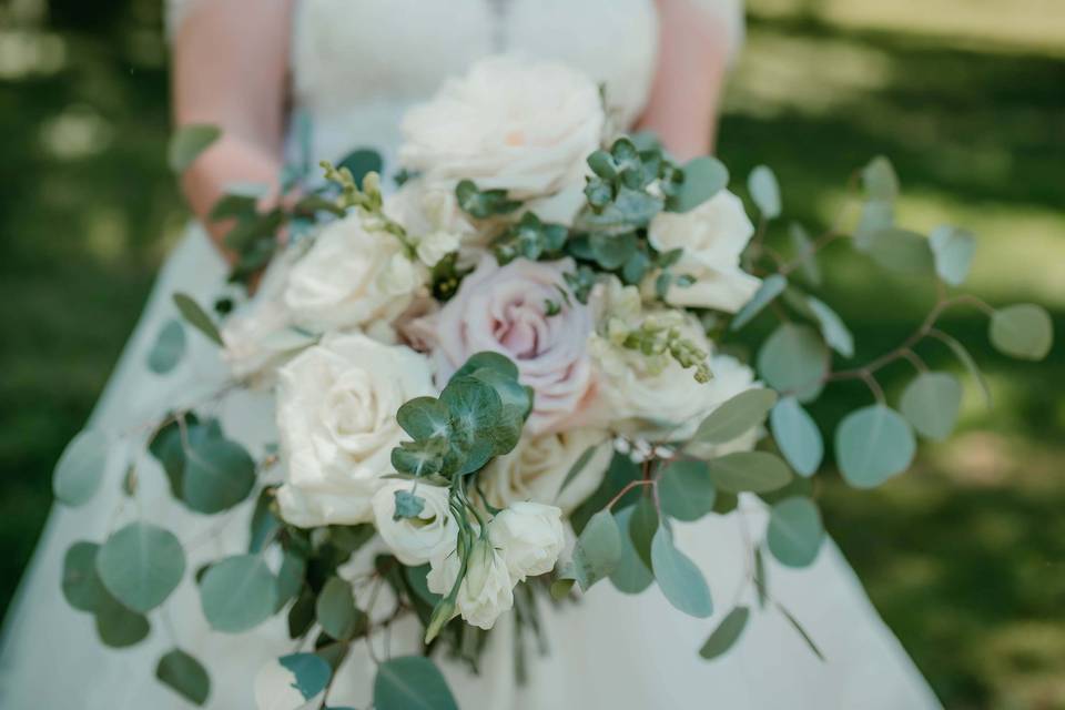 White and pink bouquet