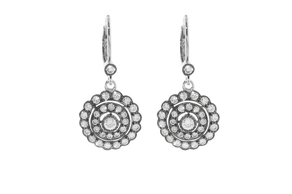 These gorgeous earrings from Sethi Couture have a lovely pop of sparkle in 18 karat white gold with a blackened finished. Scalloped flower drops share a total carat weight 1.24 carats and they have a diameter of 1/2
