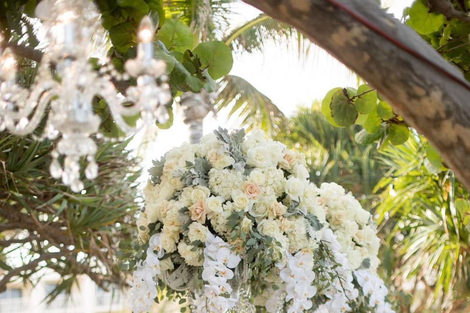 Outdoor reception table