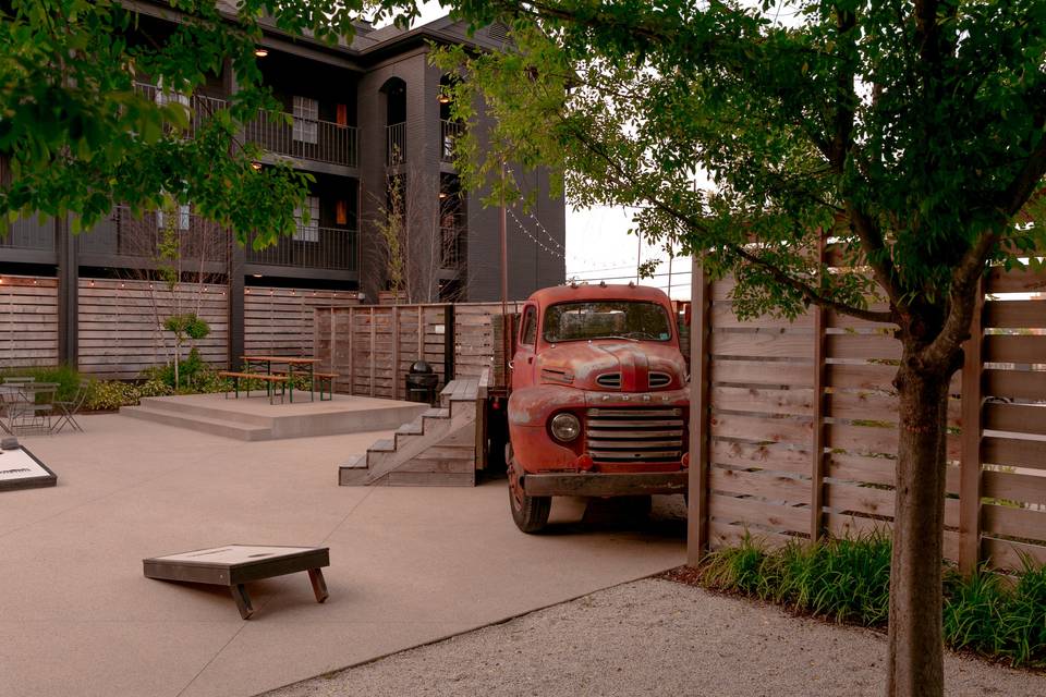 Courtyard stage area + games