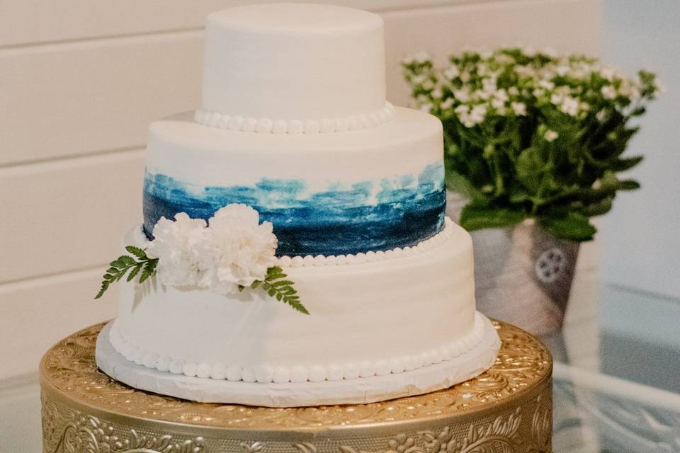 Cake stand and servers