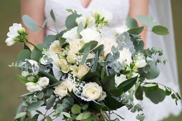 White bridal bouquet