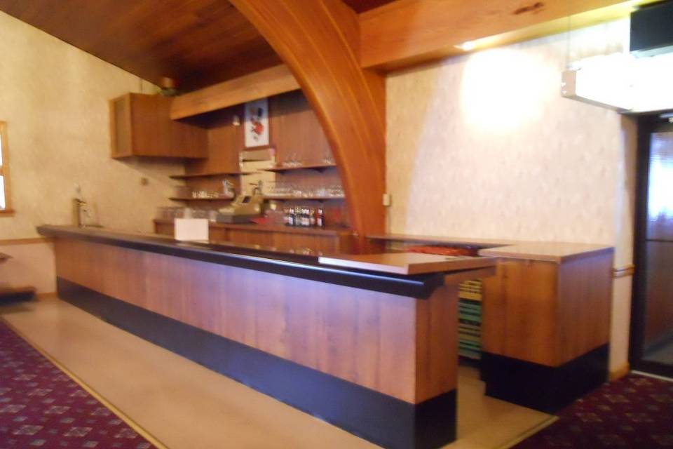 Bar table