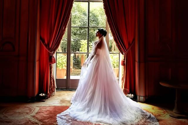 In the window light - Joey Ikemoto Photography Inc.