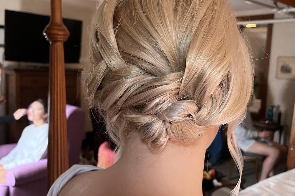 Short hair updo