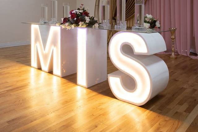 Head table