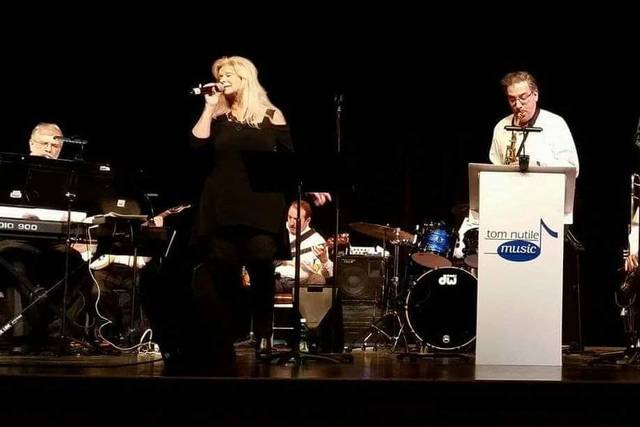 Marianne belts on out