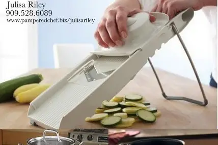 Ultimate Mandoline Slicer by The Pampered Chef New in box