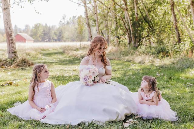 Bride and flowergirls