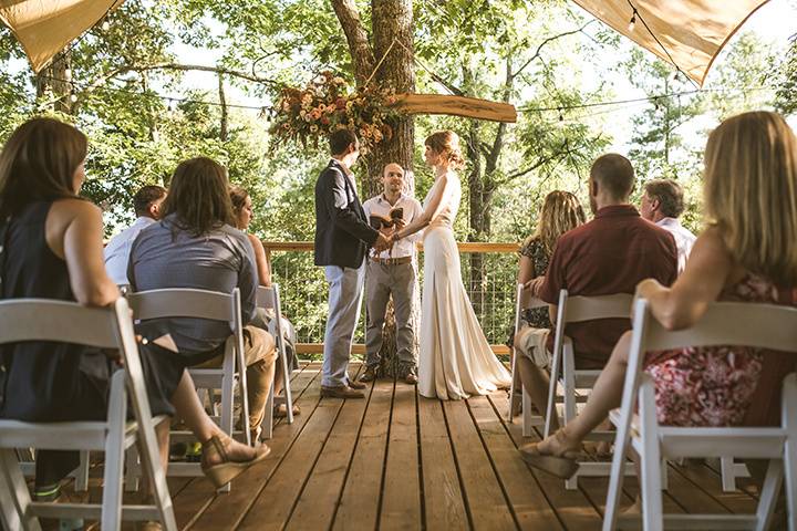 Micro Wedding in the Treehouse