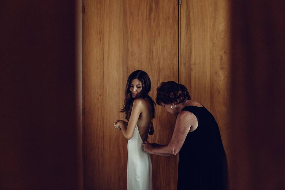 The final touches - Hailley Howard Photography