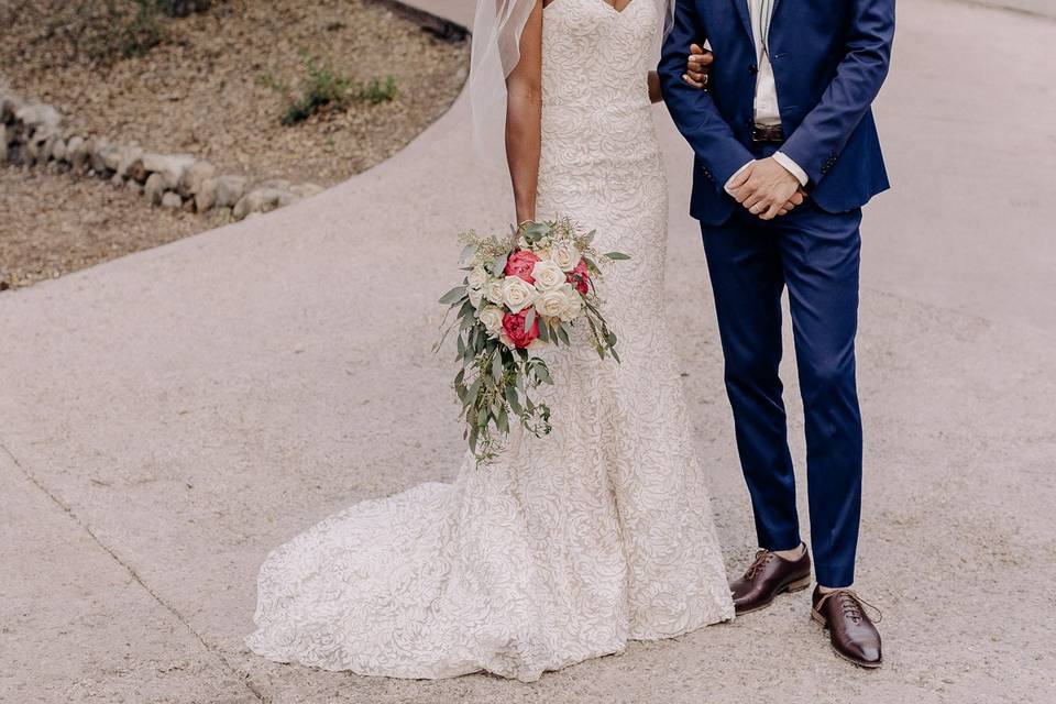 Waterfall bouquet - Hailley Howard Photography