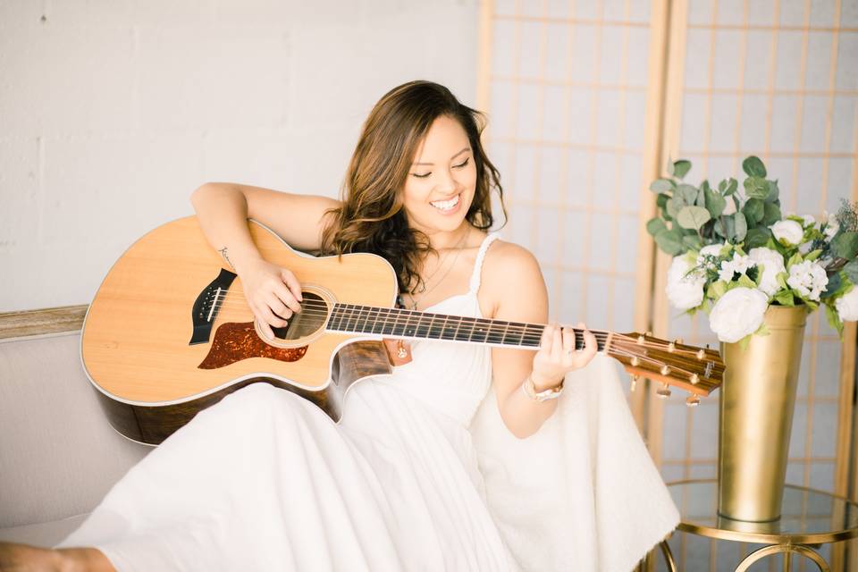 Jessica Louise Acoustic Singer