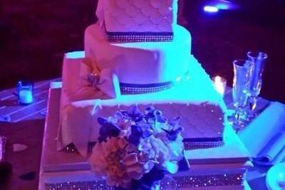 4 layered wedding caker