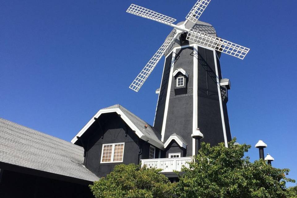 The Iconic Windmill Building!